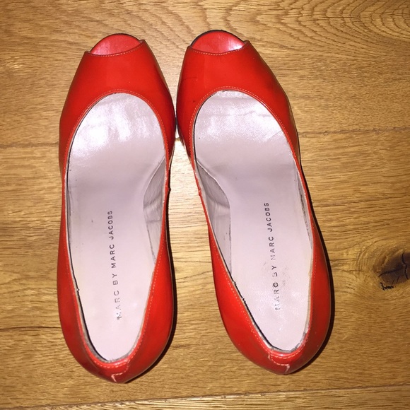 Marc by Marc Jacobs Orange-Red Patent Heels - Picture 5 of 8